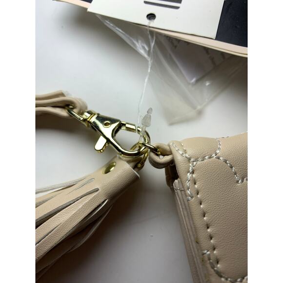 Nanette Lepore wallet beige quilted faux leather - Picture 4 of 12